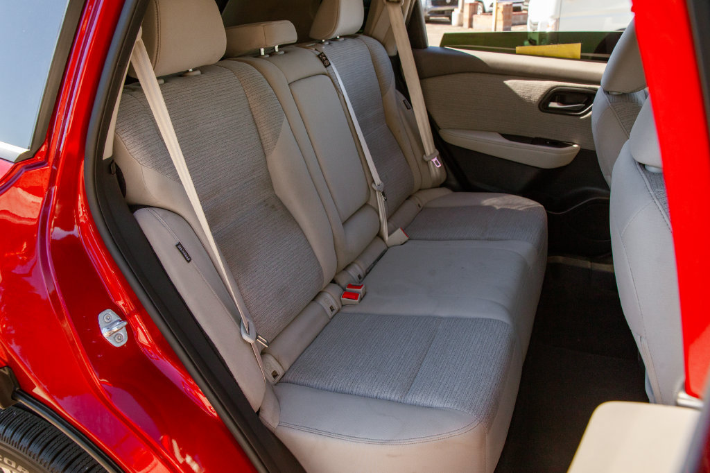 Used 2021 Nissan Rogue SV FWD image 12