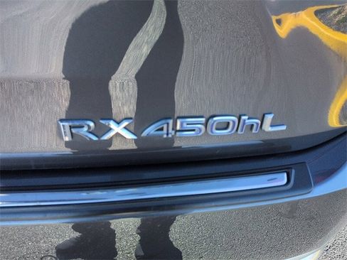 Used 2022 Lexus RX 450hL Luxury image 11