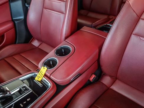 Used 2020 Porsche Panamera image 31
