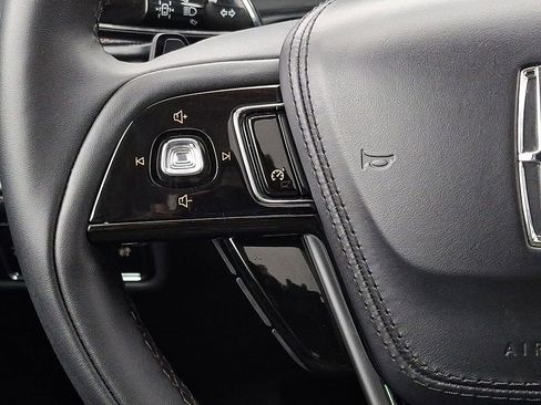 Used 2023 Lincoln Aviator AWD w/ Premium Package image 24