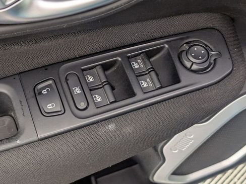 Used 2020 Jeep Renegade Latitude image 11