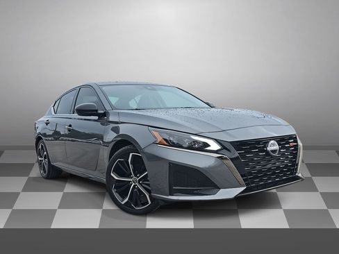 Used 2025 Nissan Altima 2.5 SR FWD image 1
