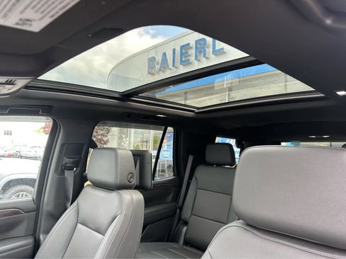 Used 2023 Chevrolet Tahoe LT w/ Luxury Package AWD/4WD image 11