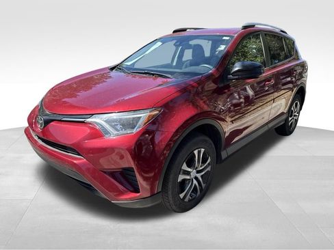 Used 2018 Toyota RAV4 LE w/ Carpet Mat Package AWD/4WD image 3