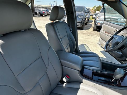 Used 2003 Toyota Avalon XLS image 24