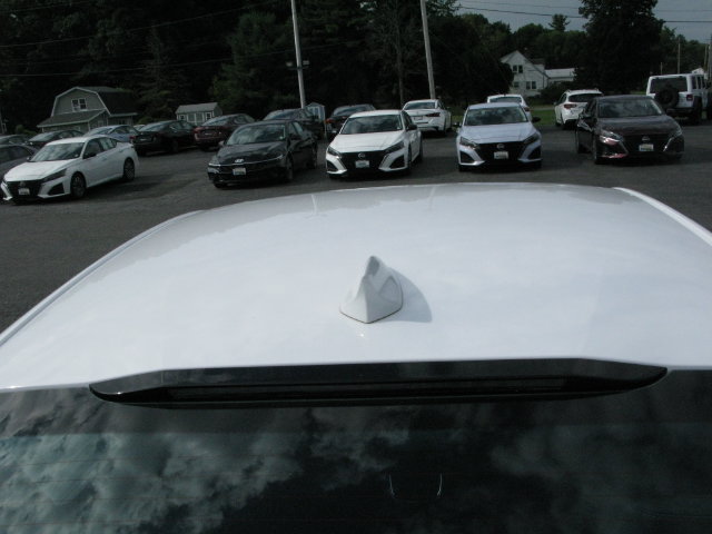 Used 2024 Chevrolet Malibu LT FWD image 6