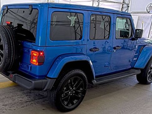 Used 2024 Jeep Wrangler Unlimited Sahara w/ Safety Group AWD/4WD image 5