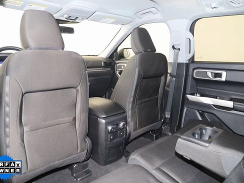 Used 2022 Ford Explorer XLT image 53
