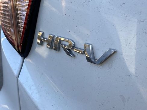 Used 2018 Honda HR-V LX image 8