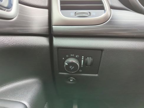 Used 2019 Jeep Grand Cherokee Laredo w/ Security & Convenience Group AWD/4WD image 30