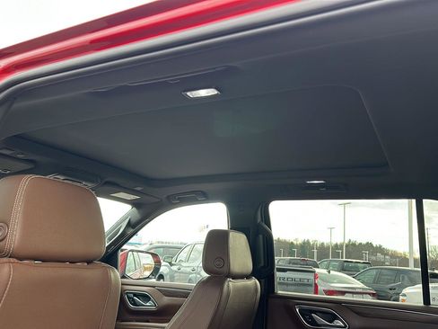 Used 2022 Chevrolet Suburban High Country image 16