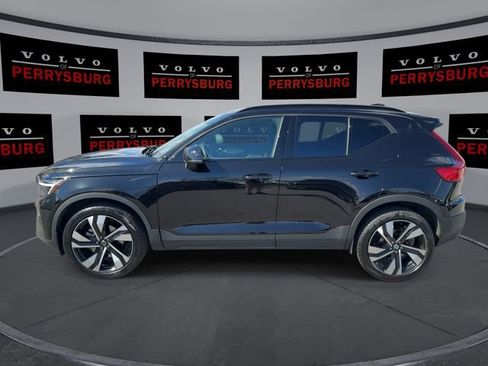 Used 2023 Volvo XC40 B5 Plus w/ Driver Assist Package AWD/4WD image 5