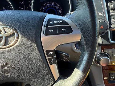 Used 2013 Toyota Highlander Limited image 17