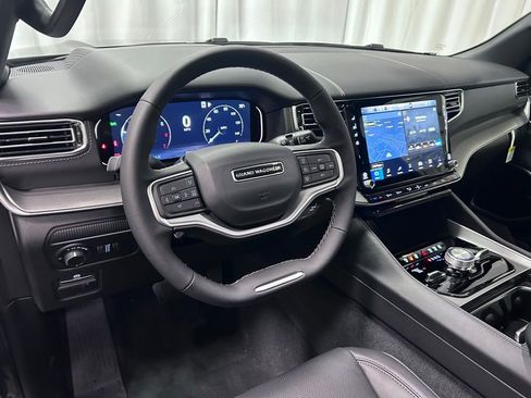 New 2026 Jeep Grand Wagoneer Limited AWD/4WD image 2