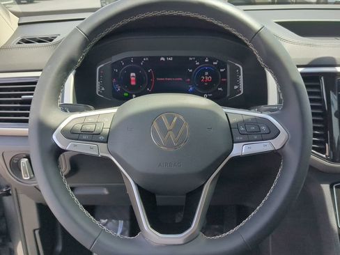Certified 2022 Volkswagen Atlas SE FWD image 30