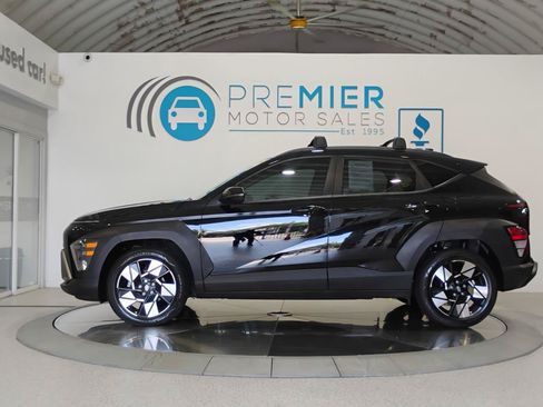 Used 2025 Hyundai Kona SEL FWD image 3