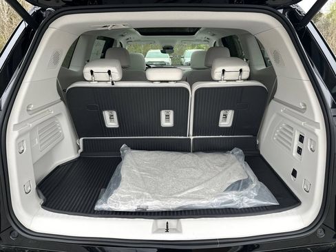 New 2026 Buick Enclave Avenir w/ Super Cruise Package FWD image 19