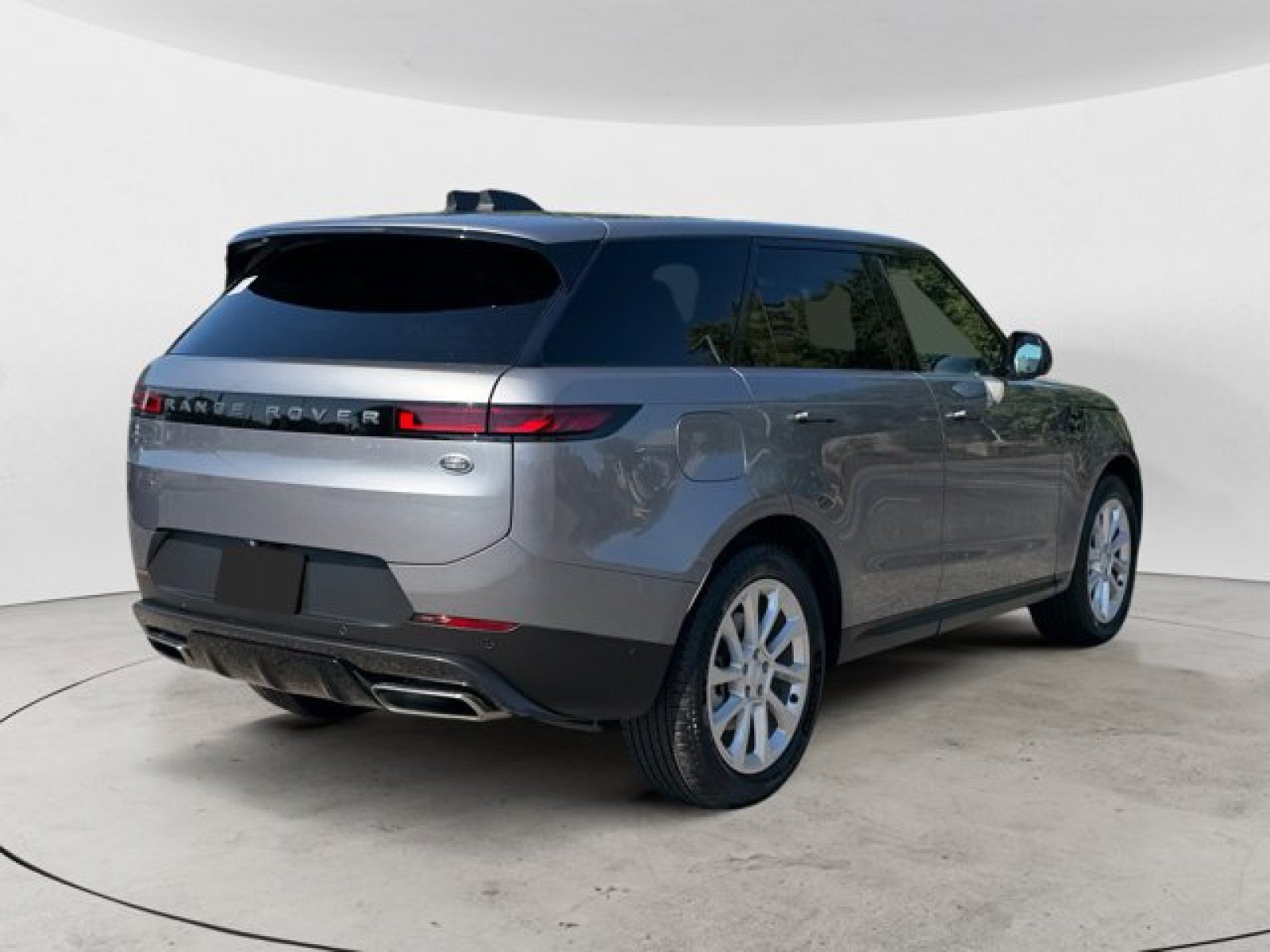 Used 2023 Land Rover Range Rover Sport SE AWD/4WD image 4