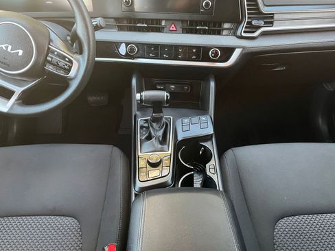 Used 2025 Kia Sportage LX image 40