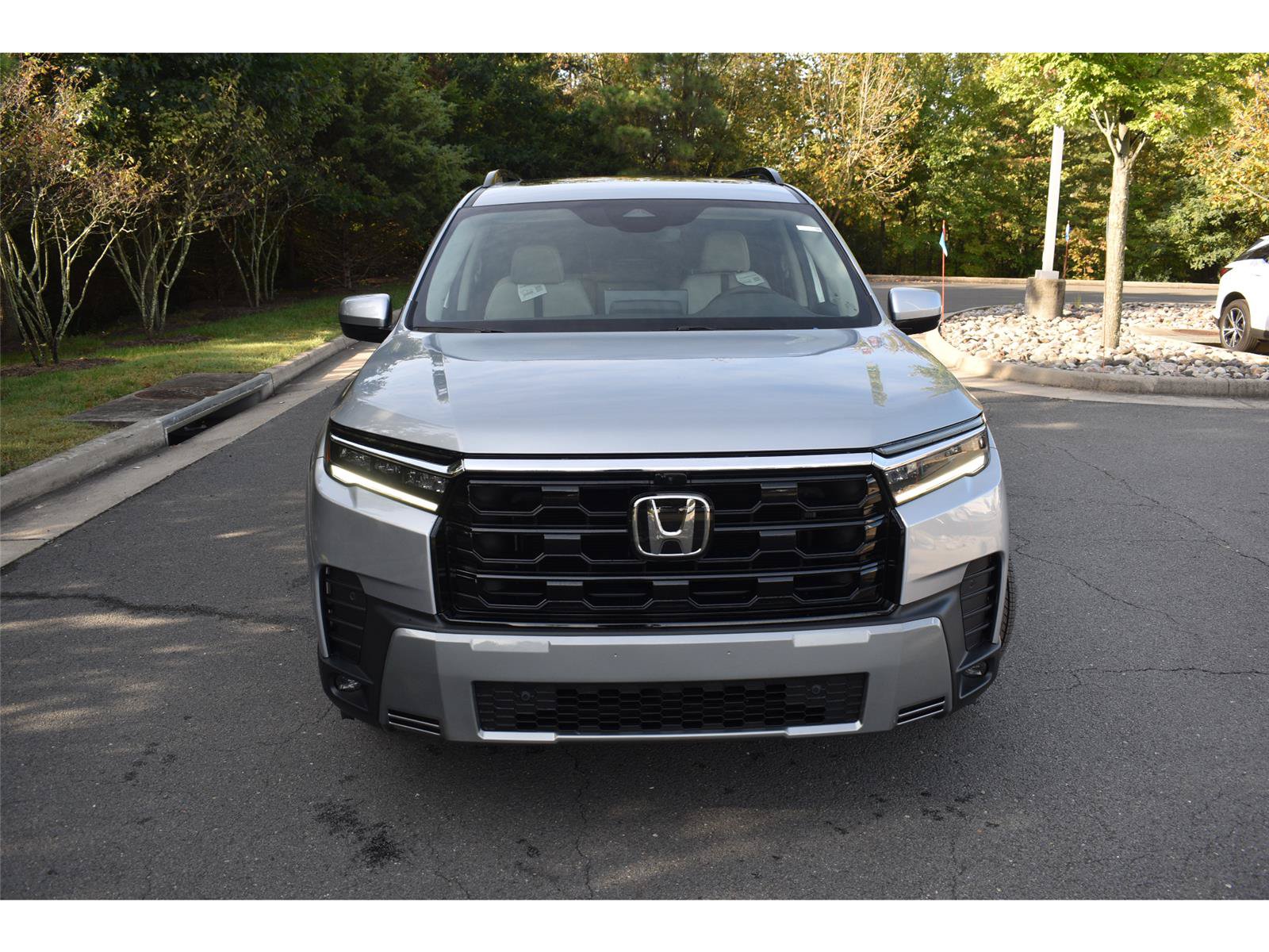 New 2026 Honda Pilot Touring image 2