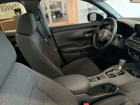 Used 2025 Honda HR-V Sport image 18