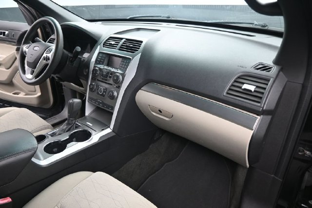Used 2015 Ford Explorer FWD image 26