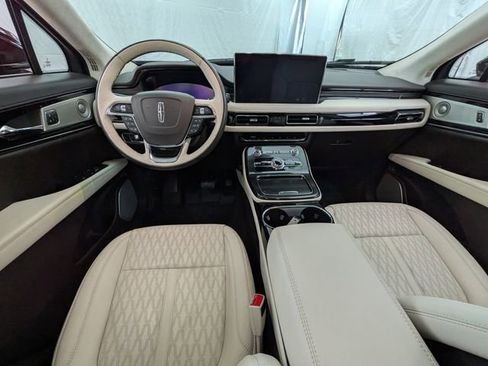 Certified 2022 Lincoln Nautilus Black Label image 12