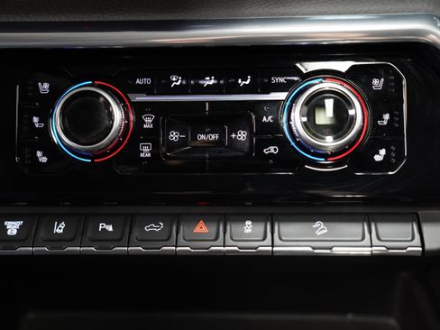 Used 2025 GMC Sierra 2500 Denali image 27