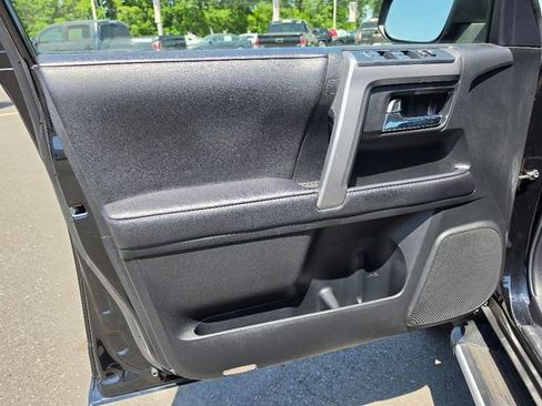 Used 2022 Toyota 4Runner SR5 Premium w/ Moonroof Package AWD/4WD image 19