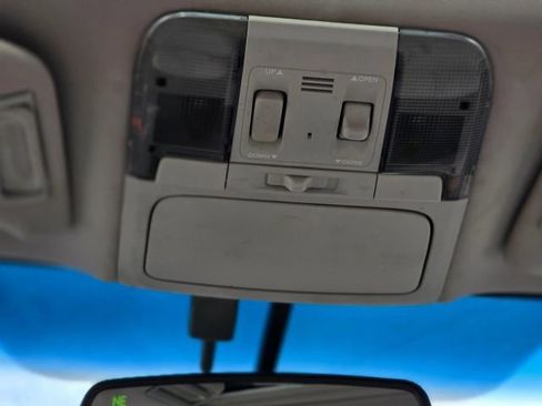 Used 2011 Subaru Outback 3.6R Limited w/ PWR Moonroof Pkg image 24