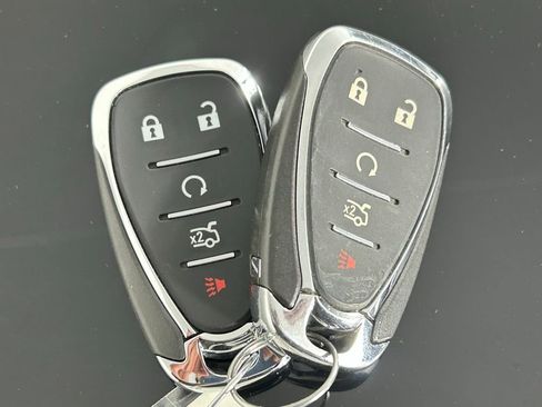 Used 2021 Chevrolet Camaro LT w/ Technology Package image 31