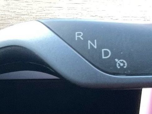 Used 2021 Tesla Model 3 Standard Range RWD image 21