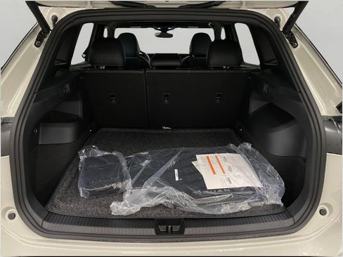 New 2026 Volkswagen Tiguan SE R-Line image 5