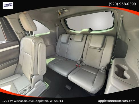 Used 2018 Toyota Highlander XLE AWD/4WD image 36