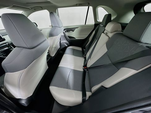 Used 2025 Toyota RAV4 XLE w/ Convenience Package FWD image 29