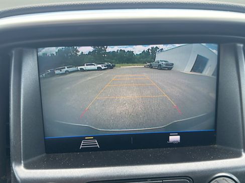 Used 2022 Chevrolet Colorado LT w/ LT Convenience Package AWD/4WD image 23