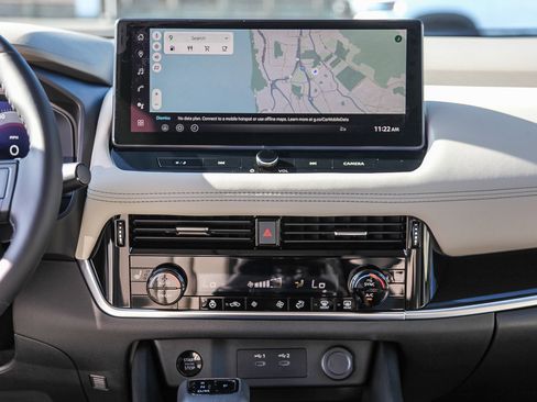 Used 2025 Nissan Rogue SL image 10