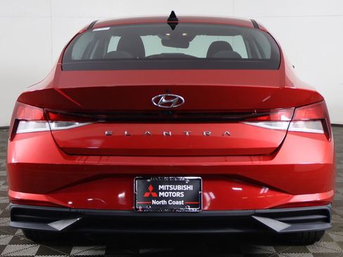 Used 2023 Hyundai Elantra SEL image 10