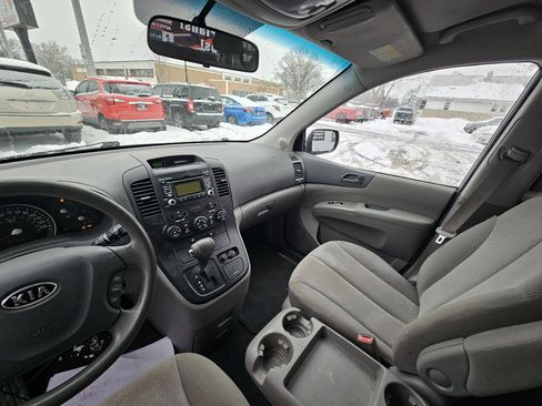 Used 2012 Kia Sedona LX image 18