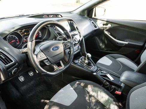 Used 2016 Ford Focus ST FWD image 2