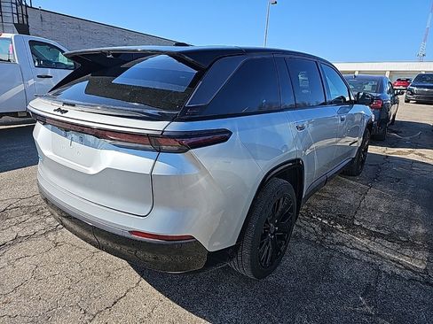 Used 2024 Jeep Wagoneer Launch Edition image 9