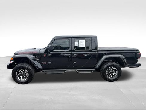 Used 2024 Jeep Gladiator Rubicon AWD/4WD image 2