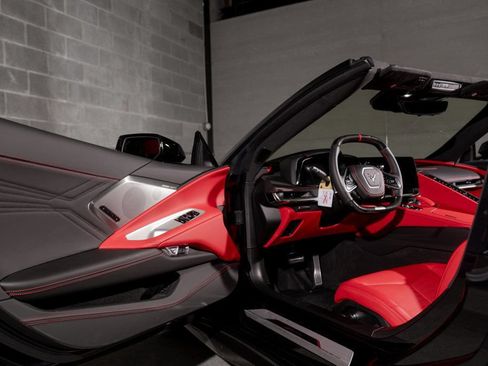 Used 2024 Chevrolet Corvette Z06 w/ Z07 Performance Package RWD image 23