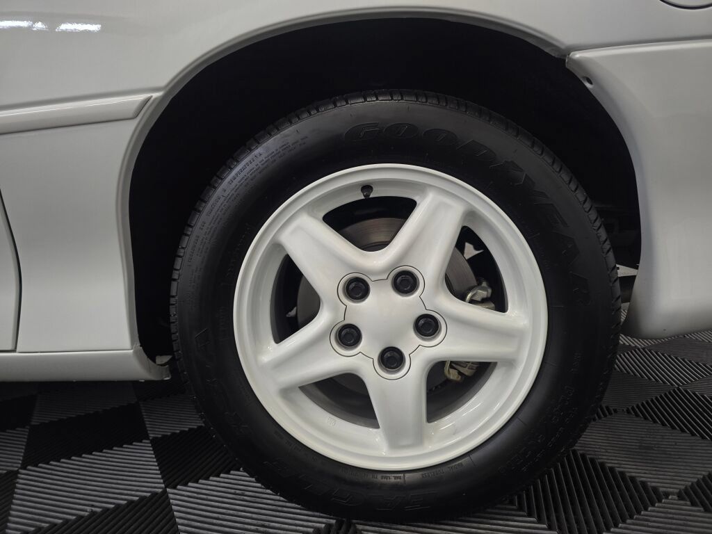 Used 1997 Chevrolet Camaro SS w/ Preferred Equipment Group 2 RWD image 19