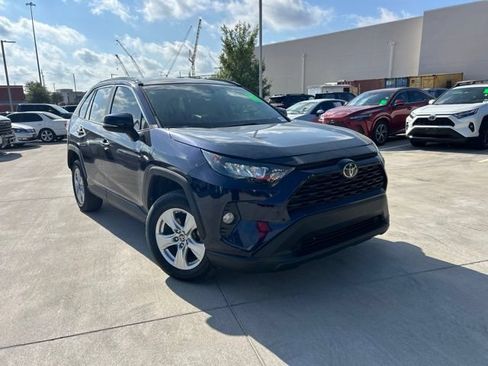 Used 2021 Toyota RAV4 XLE FWD image 1