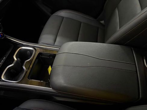 Used 2024 Chevrolet Traverse Z71 AWD/4WD image 45