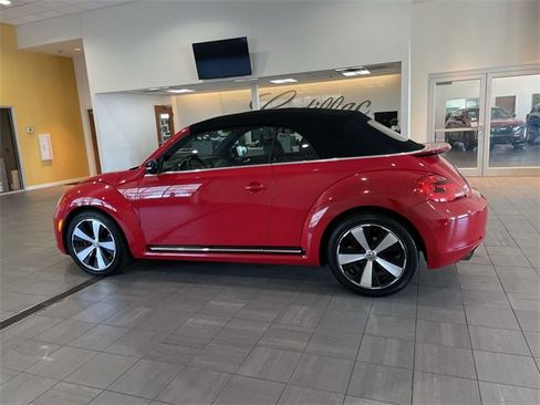 Used 2013 Volkswagen Beetle Turbo 60's Edition image 3