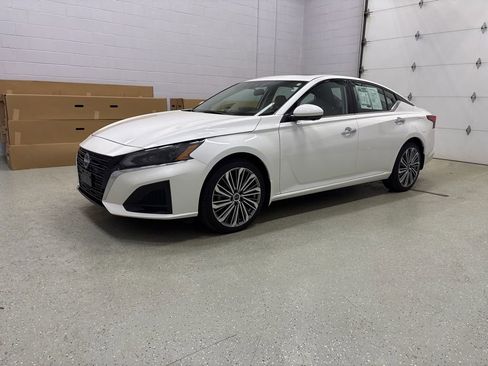 Used 2024 Nissan Altima 2.5 SL image 8