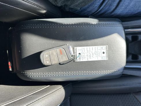 Used 2024 Jeep Compass Latitude image 23