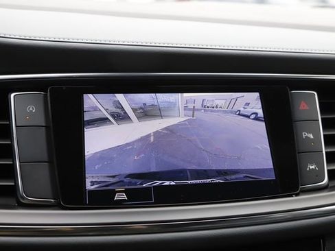 Used 2022 Buick Enclave Essence FWD image 27